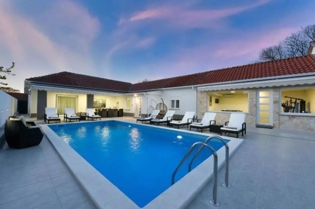 Luxury House for sale in Zadar, 980 000 €, Photo 5