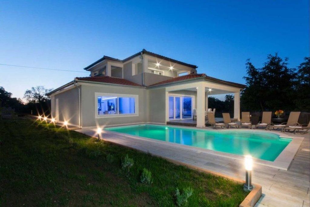 Maison de luxe à vendre à Labin, 520 000 €, Photo 1