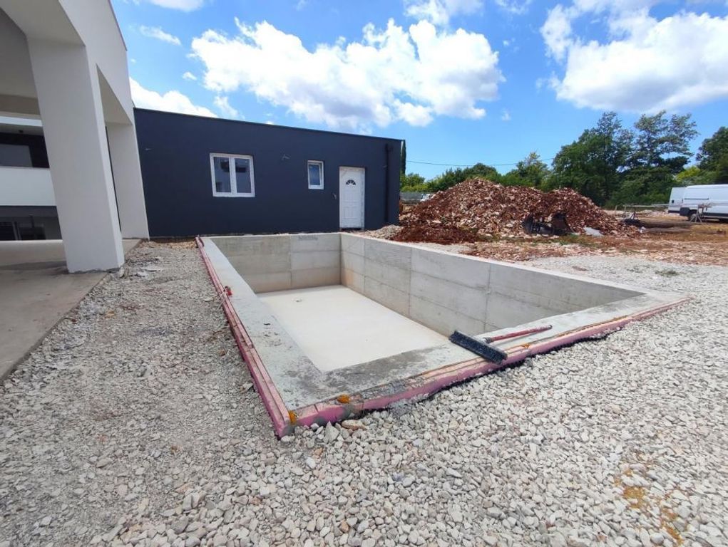 Maison de luxe à vendre à Vodnjan, 690 000 €, Photo 1