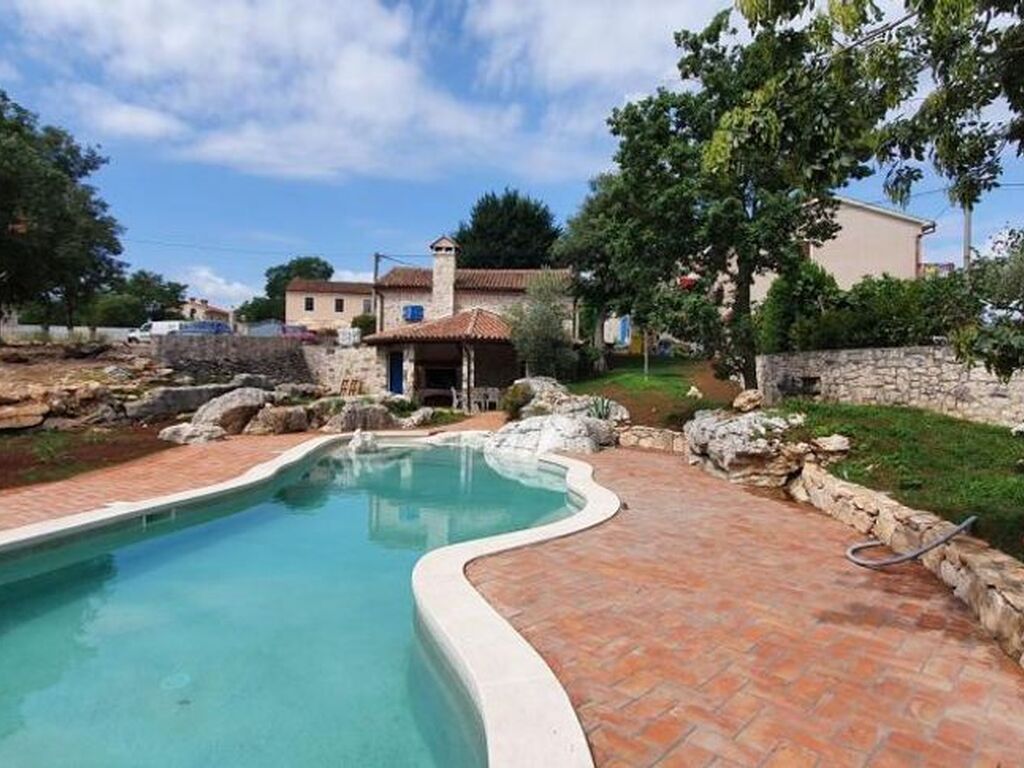 Maison de luxe à vendre à Kršan, 690 000 €, Photo 1