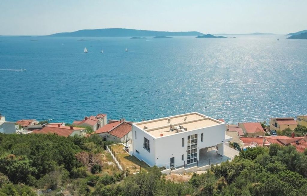 Maison de luxe à vendre à Ciovo, 1 700 000 €, Photo 1