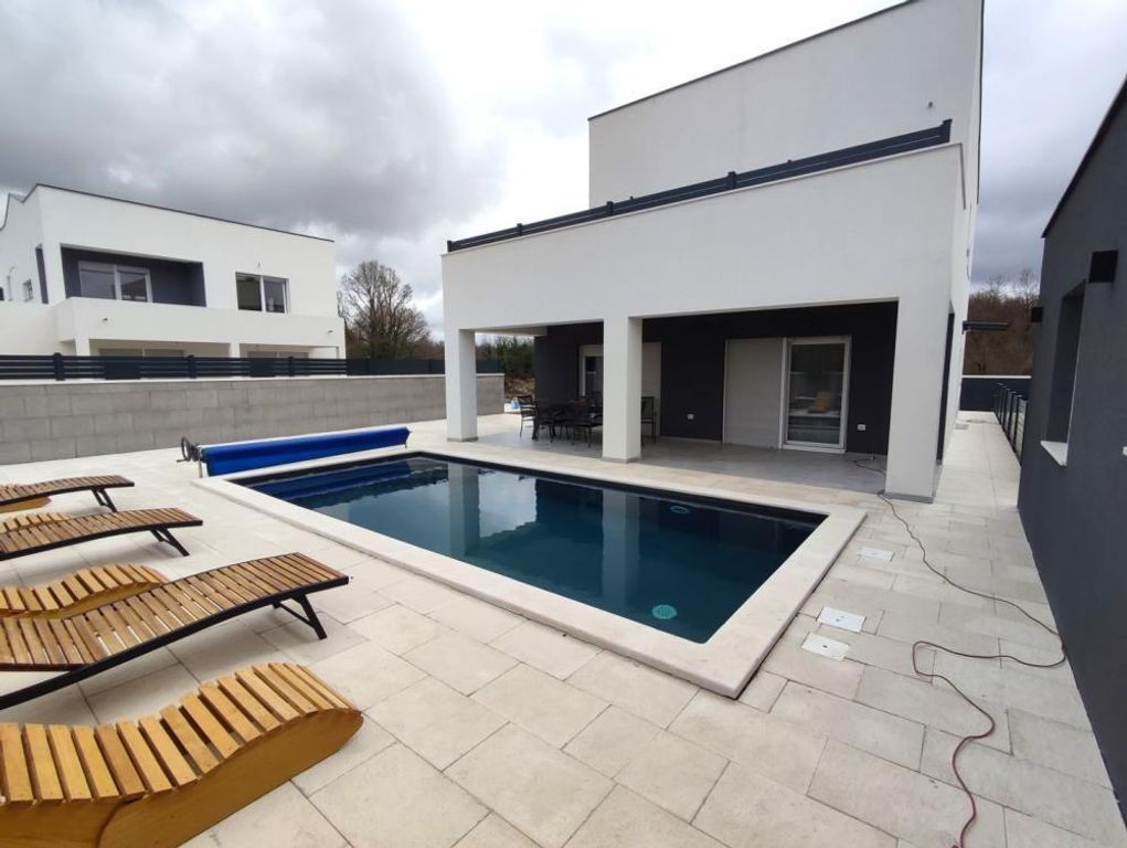 Maison de luxe à vendre à Vodnjan, 830 000 €, Photo 1