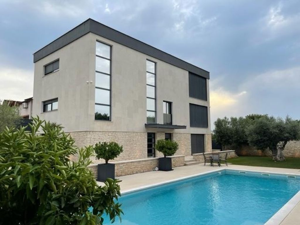 Maison de luxe à vendre à Vodnjan, 0 €, Photo 1