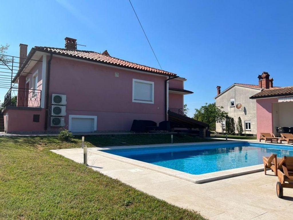 Maison de luxe à vendre à Labin, 560 000 €, Photo 2