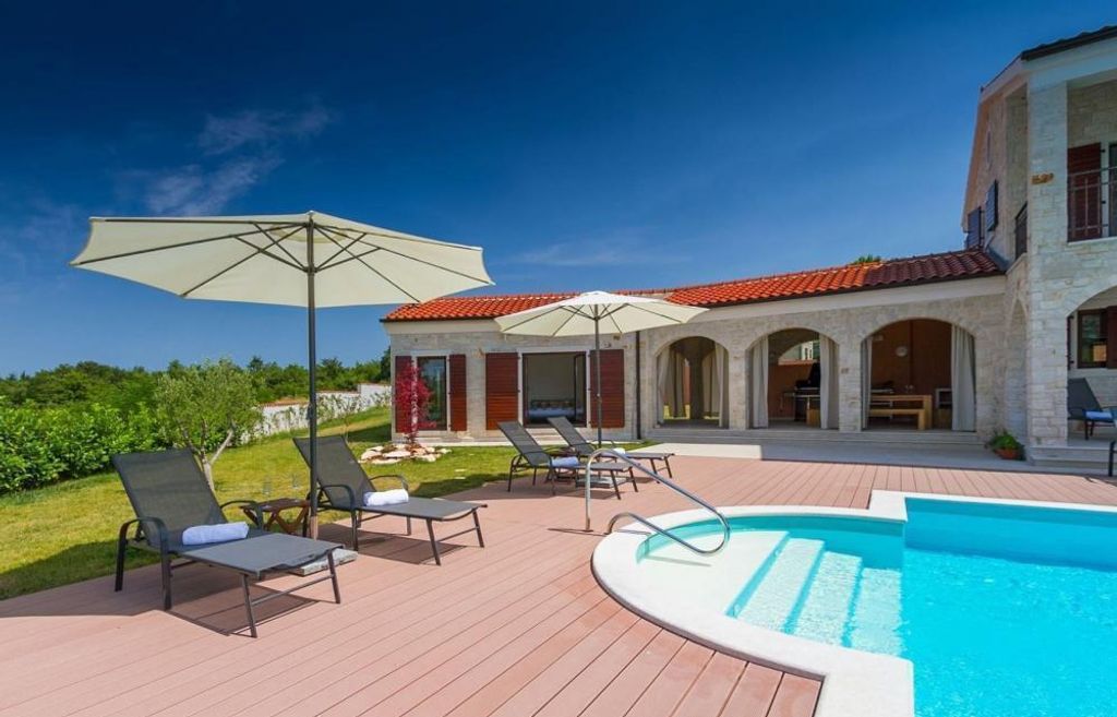 Maison de luxe à vendre à Porec, 0 €, Photo 2