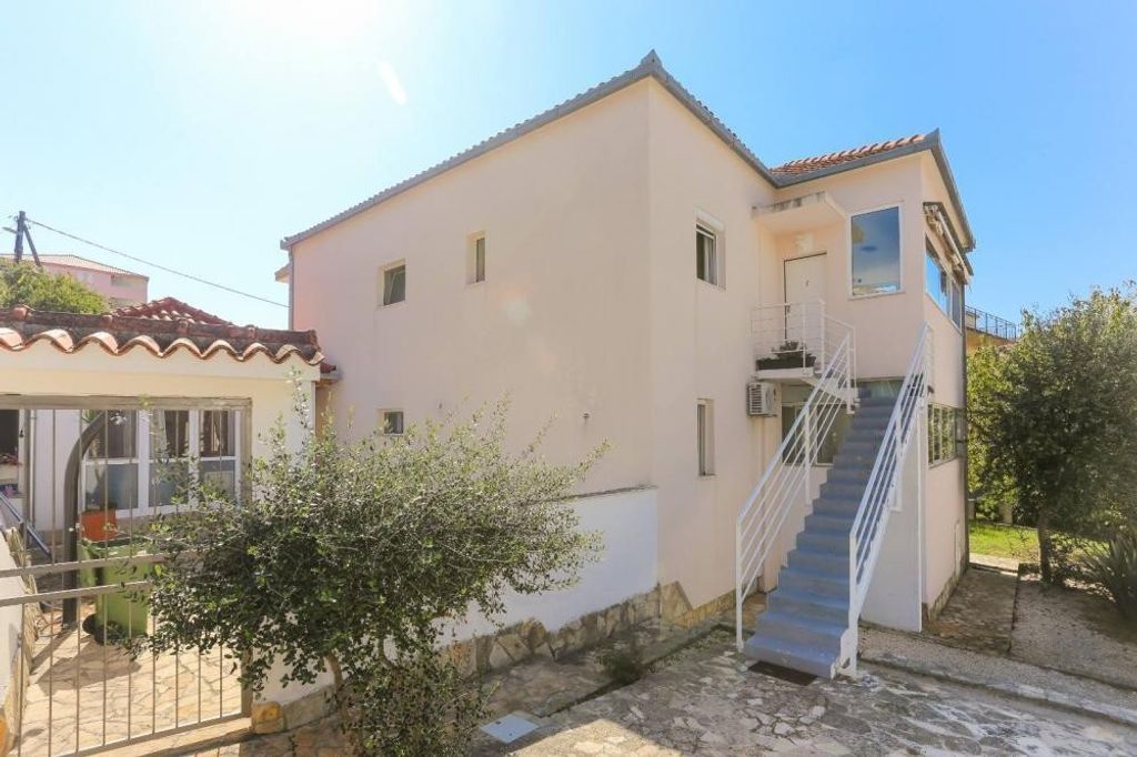 Maison de luxe à vendre à Ciovo, 1 290 000 €, Photo 4