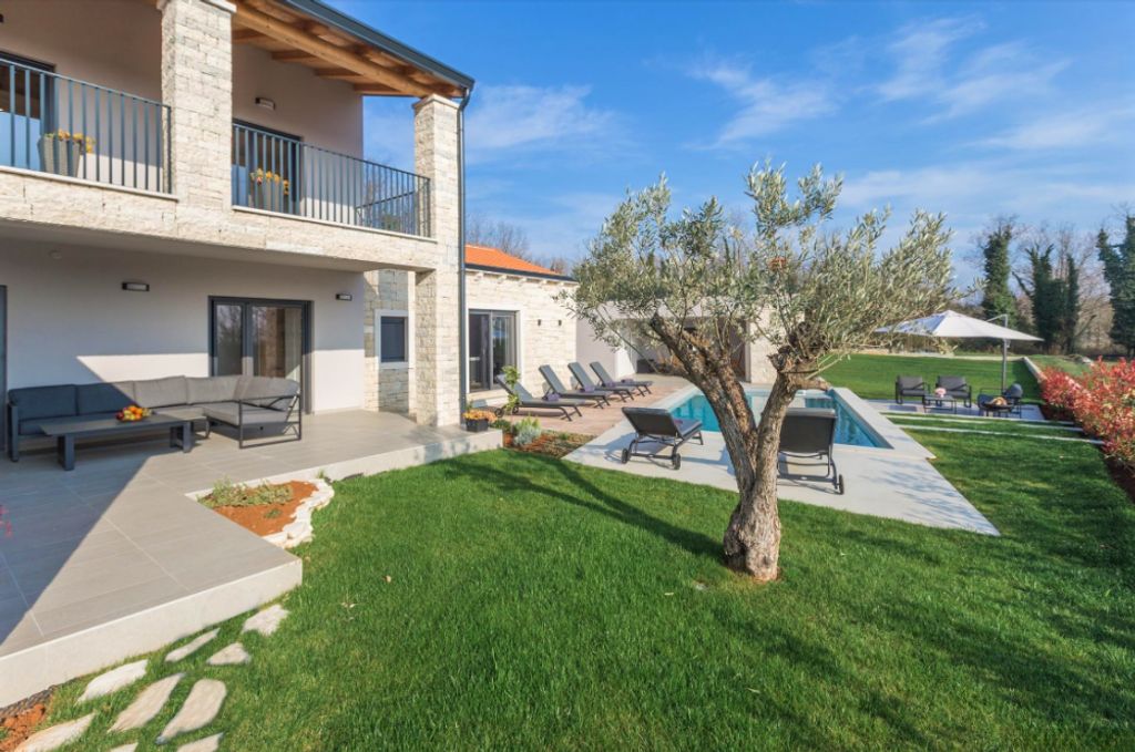 Maison de luxe à vendre à Porec, 0 €, Photo 4