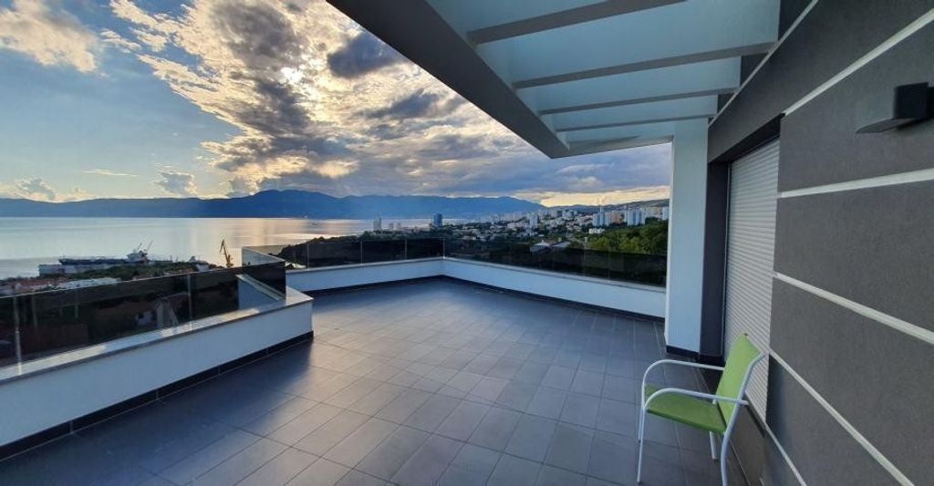 Maison de luxe à vendre à Kostrena, 1 350 000 €, Photo 2