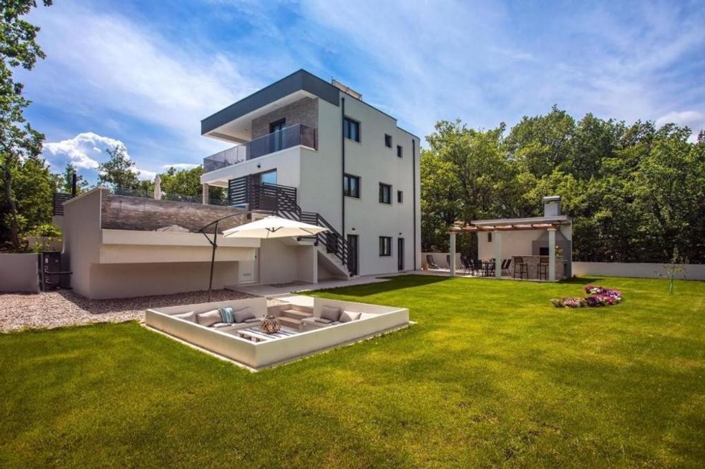 Luxury House for sale in Omiš, 1 500 000 €, Photo 3