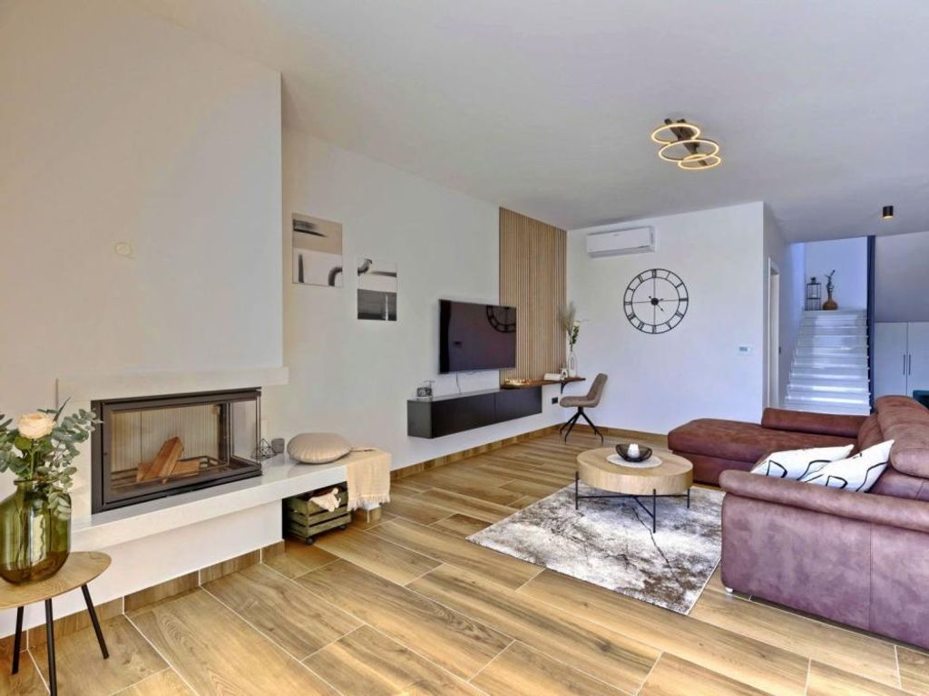 Maison de luxe à vendre à Porec, 880 000 €, Photo 5