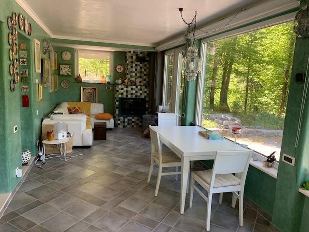 Maison de luxe à vendre à Crni Lug, 900 000 €, Photo 2