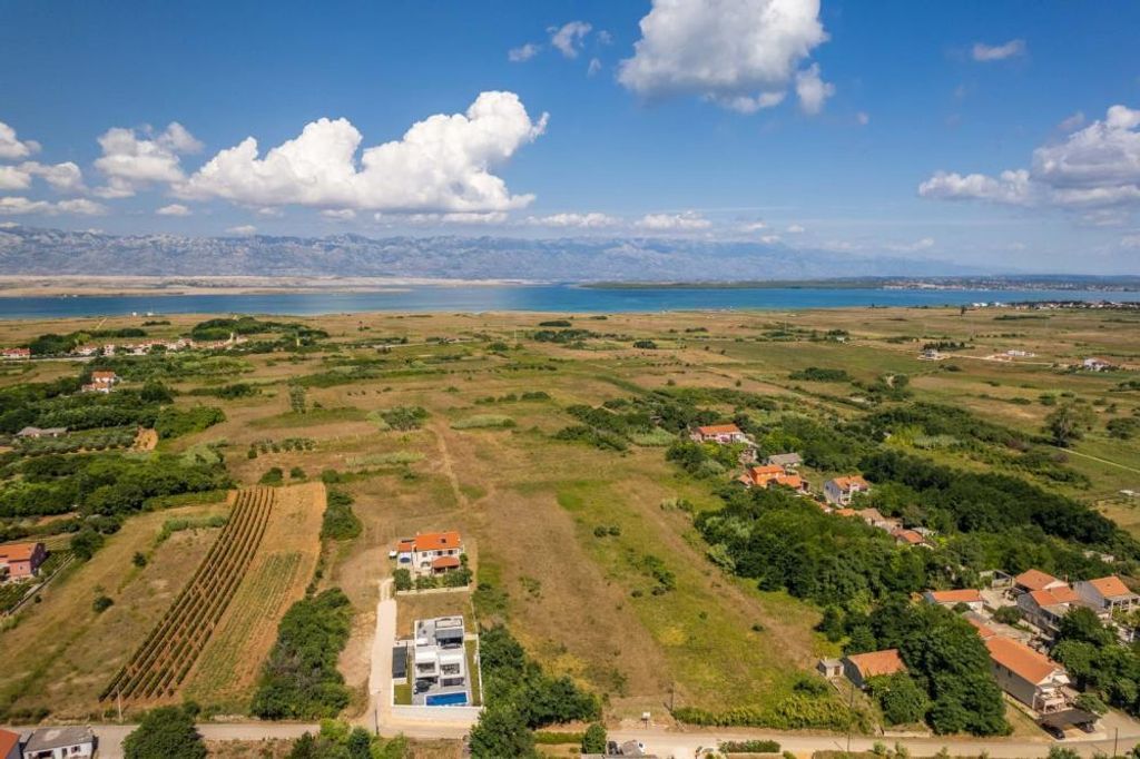 Maison de luxe à vendre à Privlaka, 1 650 000 €, Photo 2