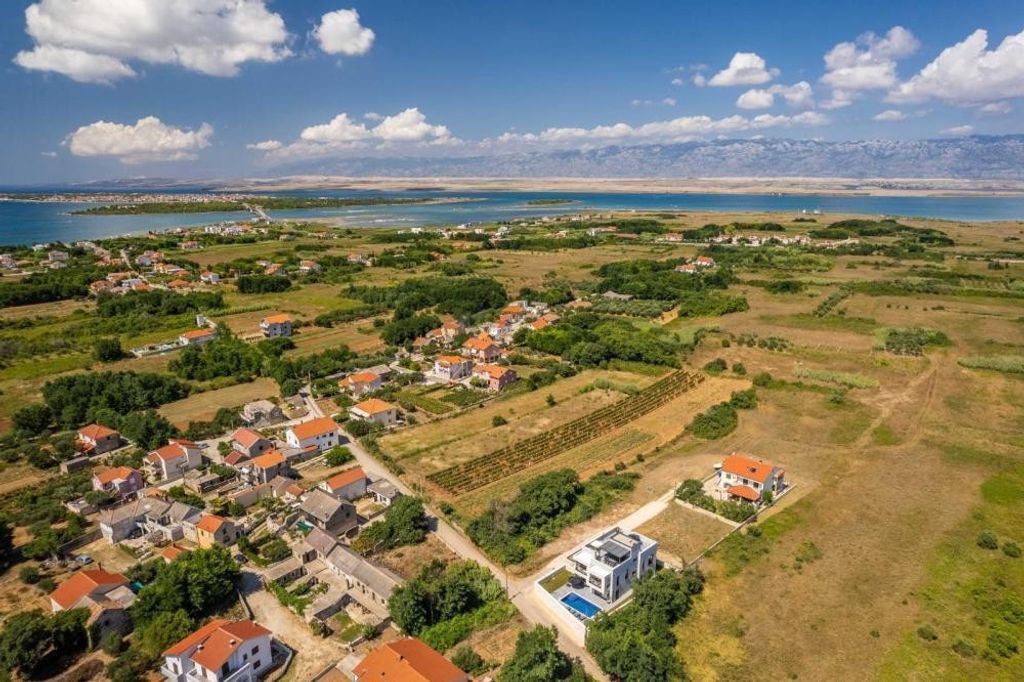 Maison de luxe à vendre à Privlaka, 1 650 000 €, Photo 3