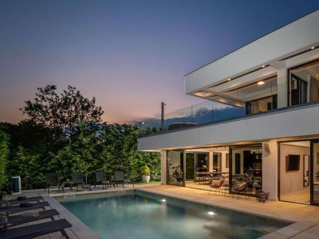 Maison de luxe à vendre à Lovrecica, 1 350 000 €, Photo 1