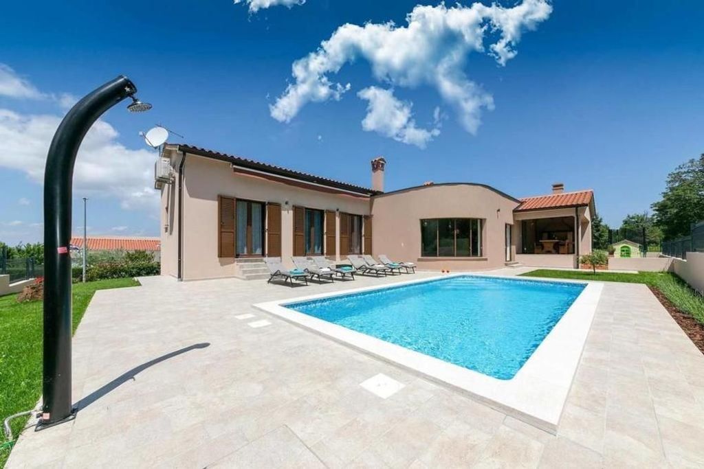 Maison de luxe à vendre à Labin, 599 000 €, Photo 1