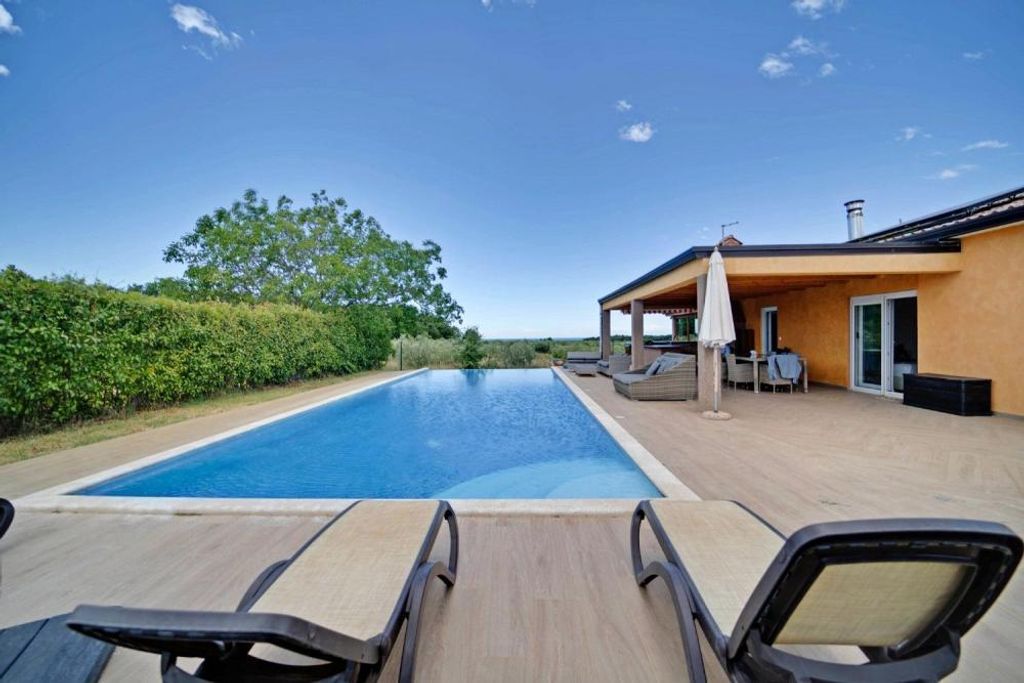 Luxury House for sale in Novigrad, 1 100 000 €, Photo 2