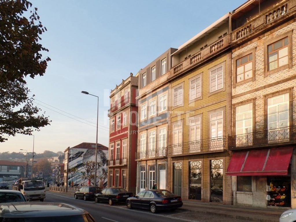 Luxury Apartment for sale in Porto, 1 180 000 €, Photo 1