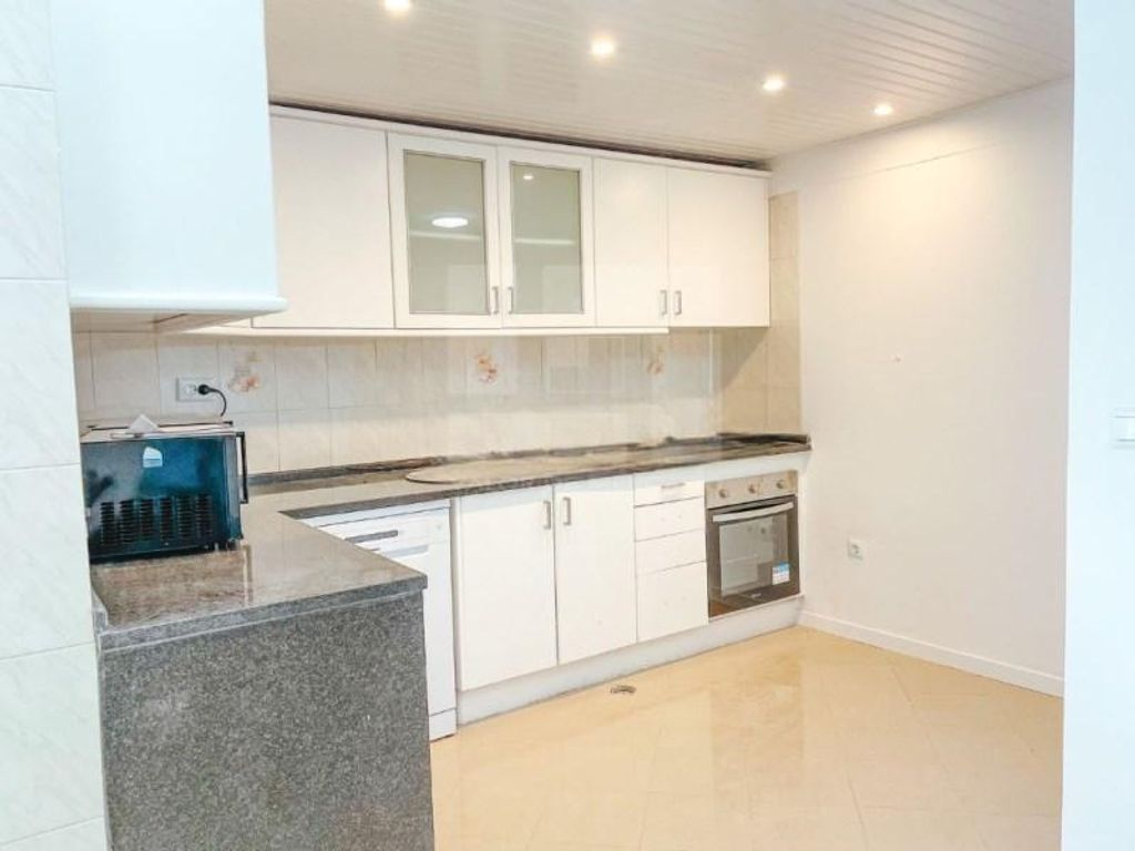 Luxury House for sale in Lisbon, 555 000 €, Photo 1