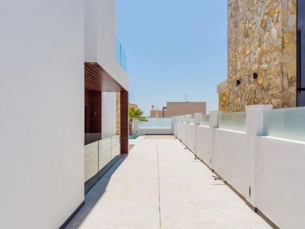 Maison de luxe à vendre à Torrevieja, 699 000 €, Photo 2