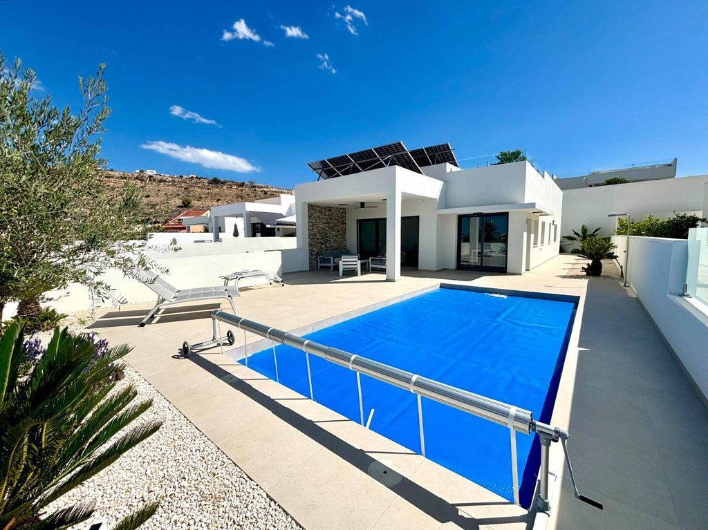 Luxury House for sale in Benijofar, 589 000 €, Photo 1