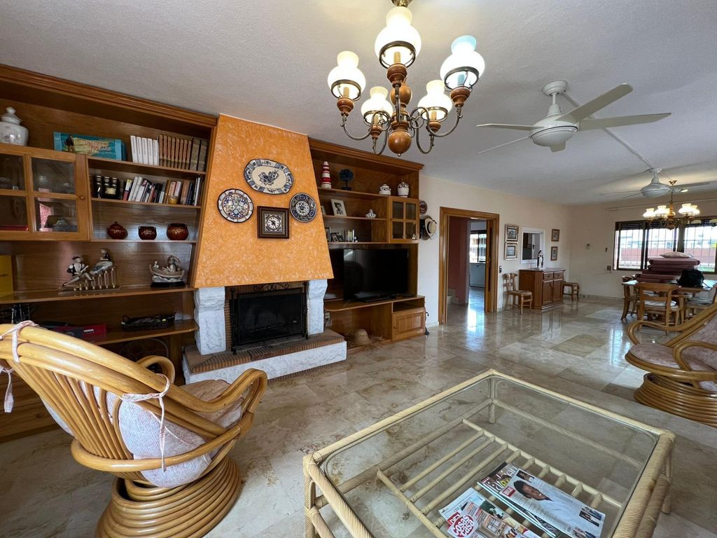 Maison de luxe à vendre à Playas de Orihuela, 760 000 €, Photo 1