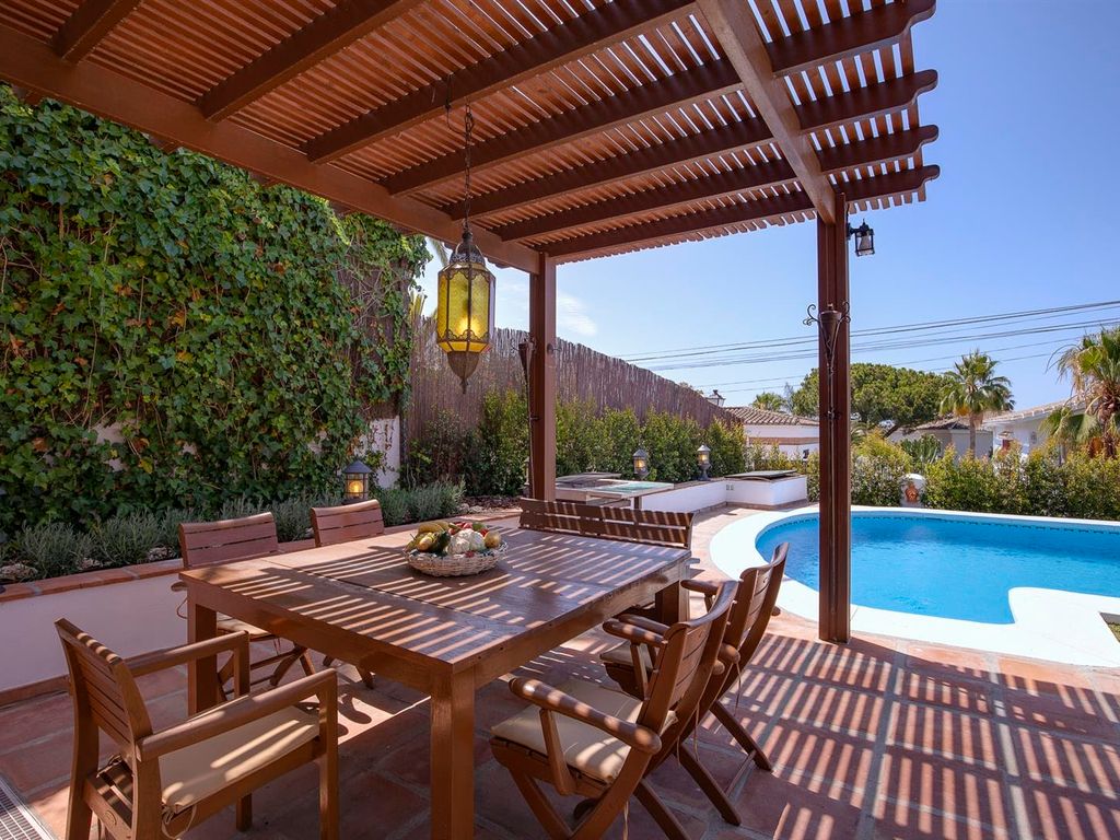 Luxury House for sale in Marbella, 1 190 000 €, Photo 3