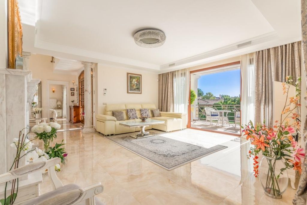 Luxury House for sale in Marbella, 2 700 000 €, Photo 6