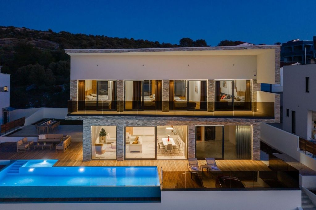 Luxury House for sale in Rogoznica, 1 650 000 €, Photo 3