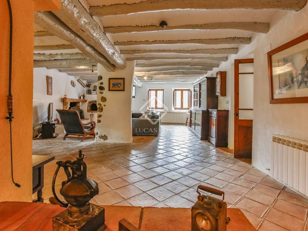 Luxury House for sale in Torrelles de Foix, 1 495 000 €, Photo 4
