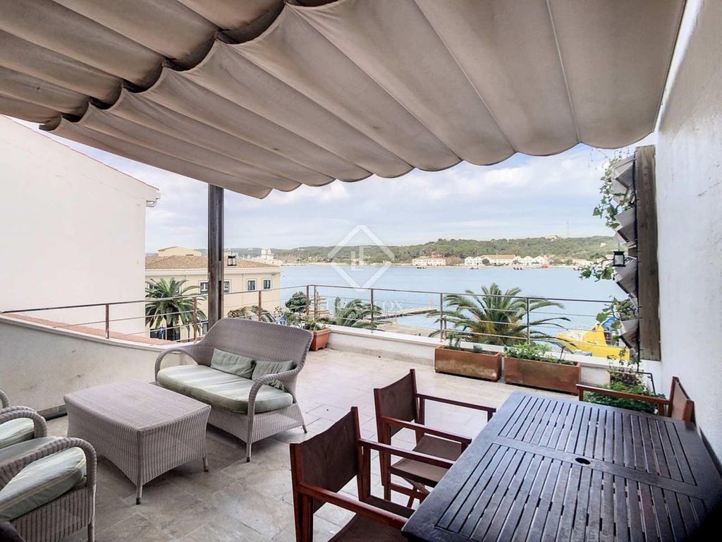 Luxury House for sale in Maó, 995 000 €, Photo 1