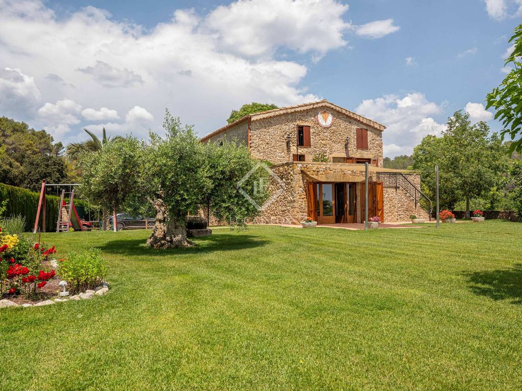 Luxury House for sale in Lladó, 900 000 €, Photo 2