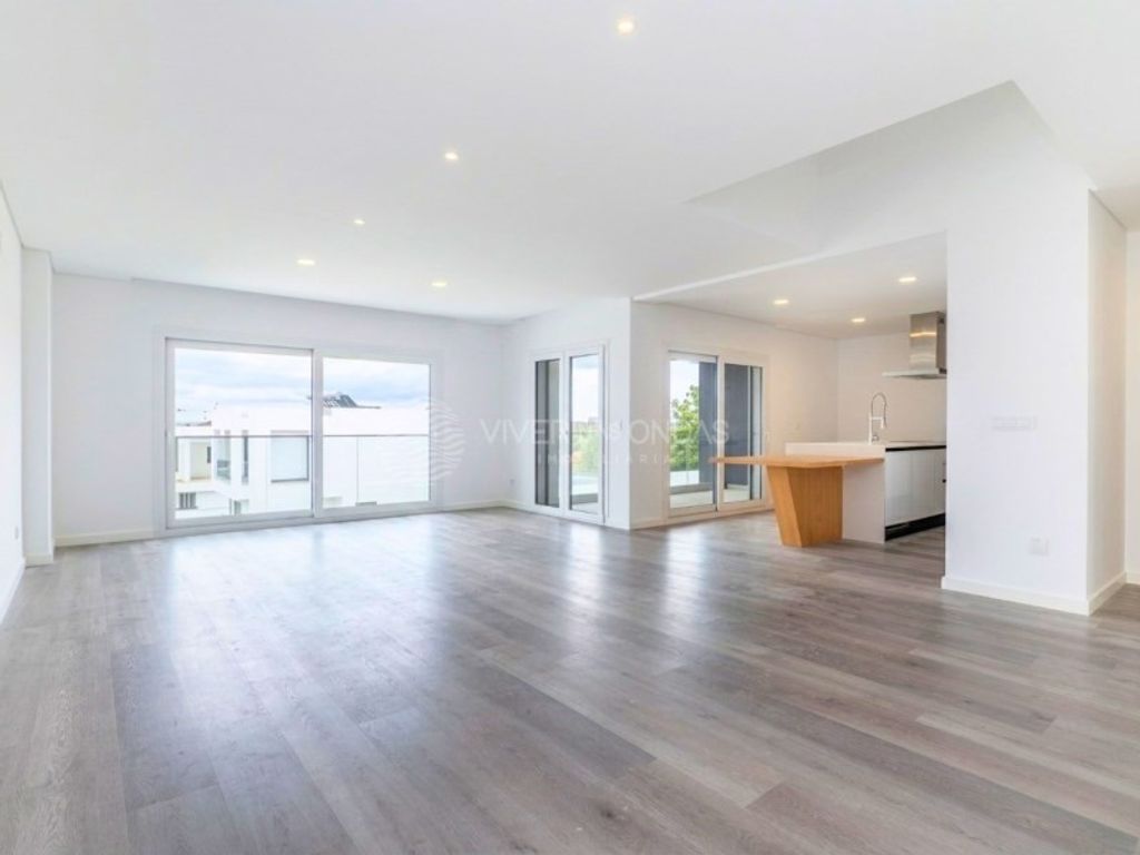 Luxury House for sale in Seixal, 795 000 €, Photo 1