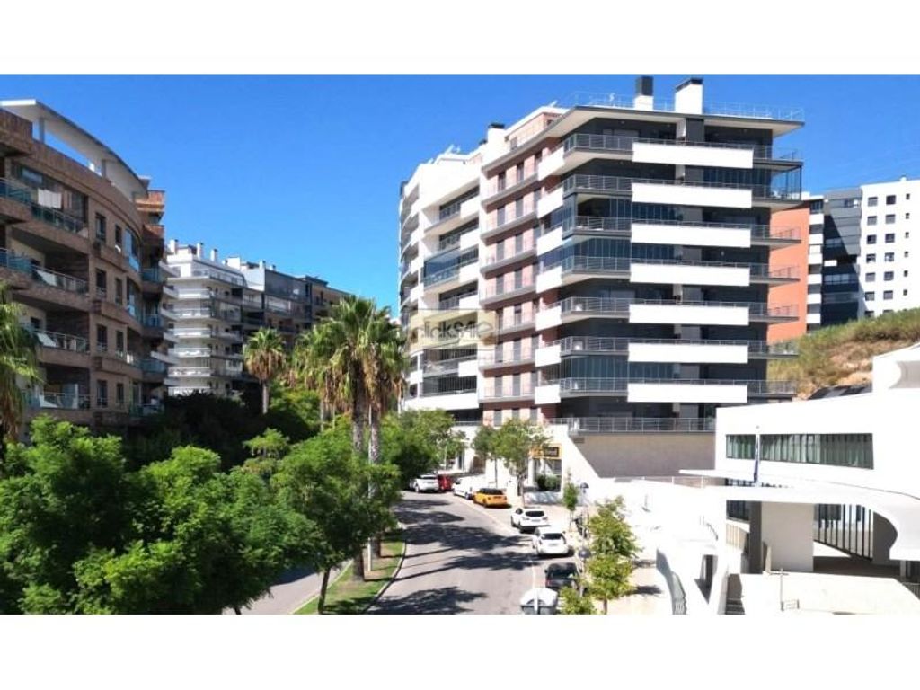 Luxury Apartment for sale in Odivelas, 695 000 €, Photo 1
