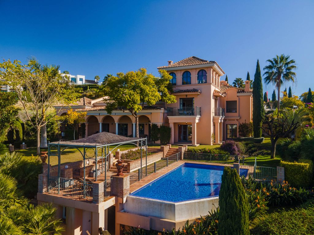 Luxury House for sale in Marbella, 3 990 000 €, Photo 1
