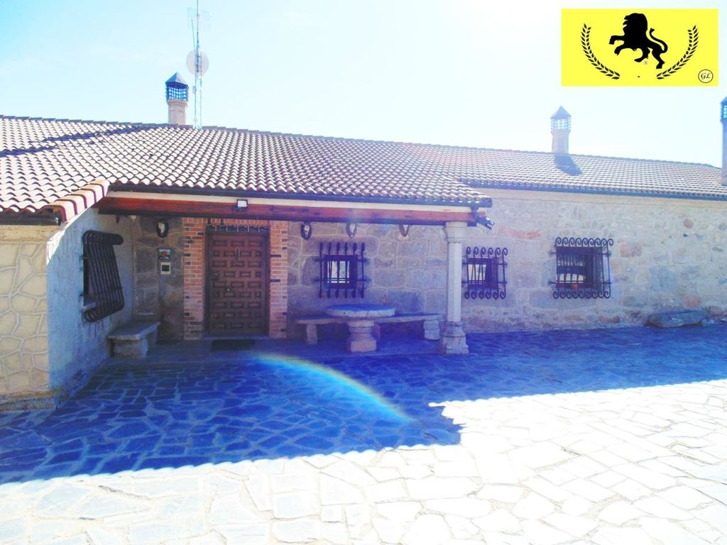 Luxury Apartment for sale in Martiherrero, 1 200 000 €, Photo 1