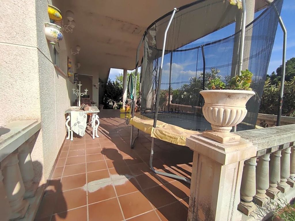 Luxury House for sale in Arnedo, 650 000 €, Photo 1