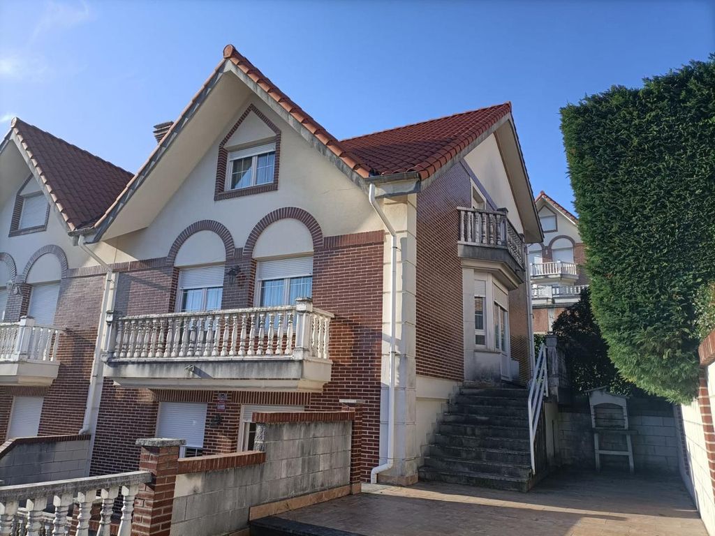 Luxury House for sale in Castro-Urdiales, 650 000 €, Photo 2