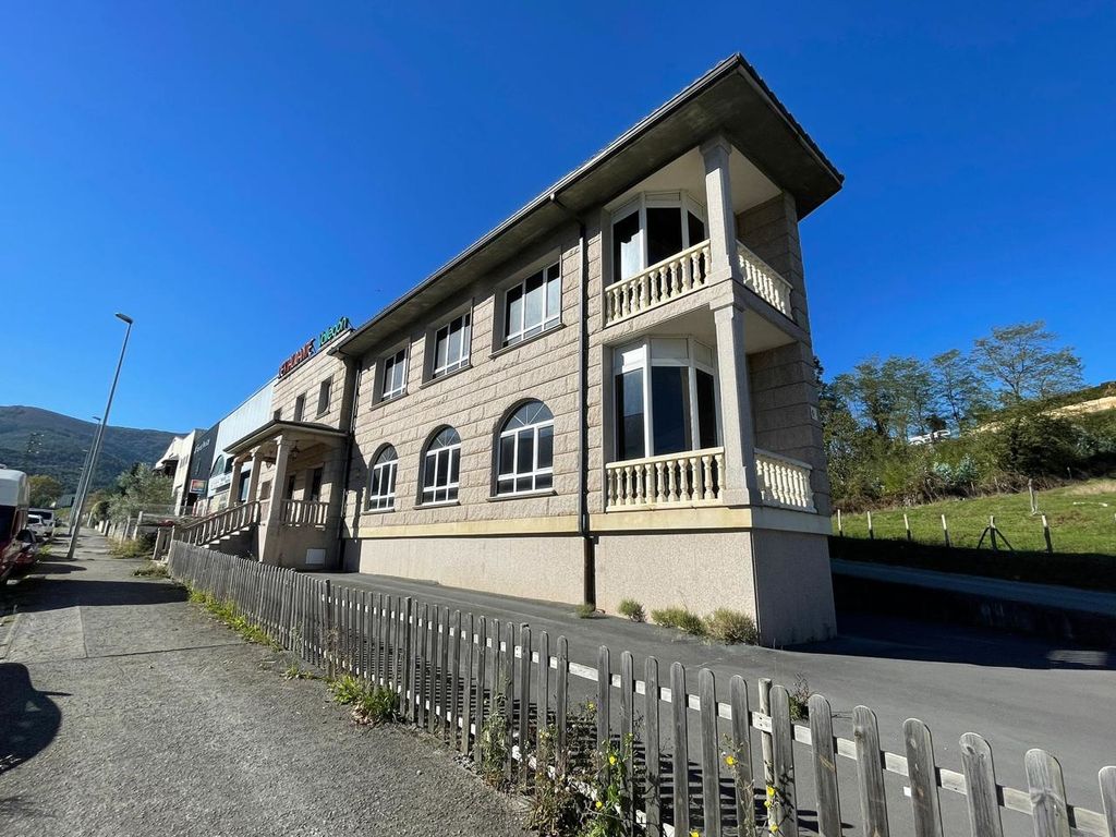 Luxury Apartment for sale in Castro-Urdiales, 780 000 €, Photo 2