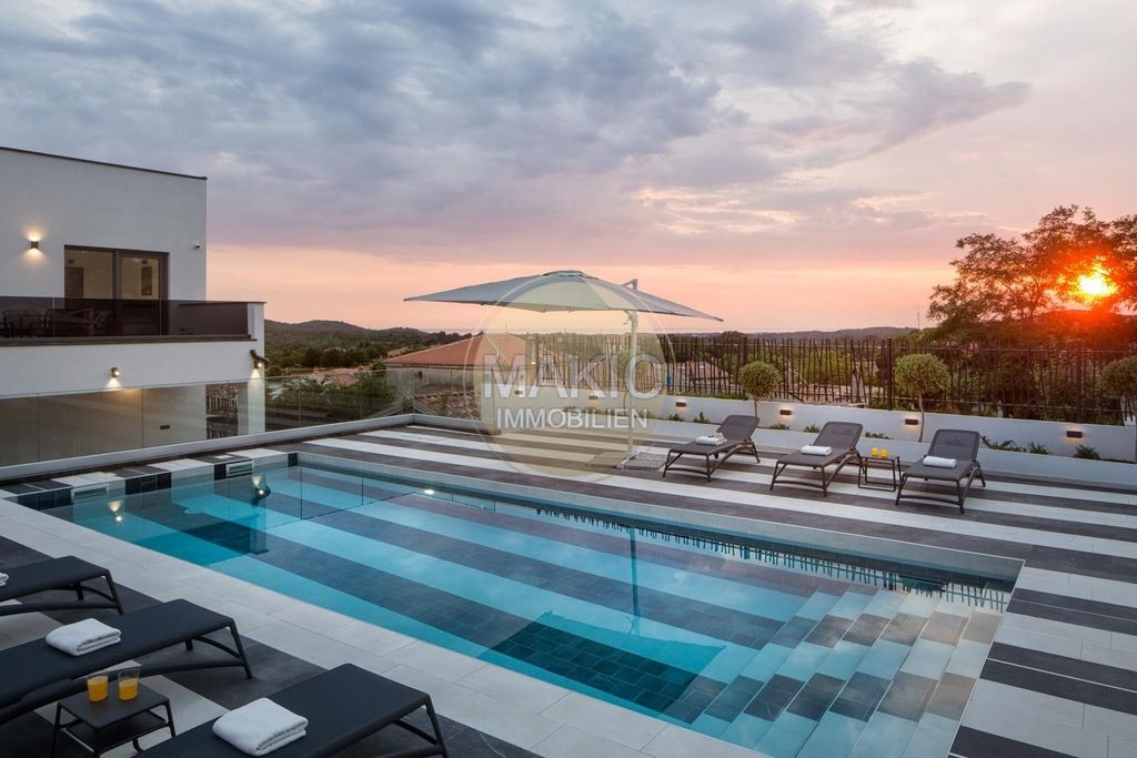 Maison de luxe à vendre à Vrsar, 1 550 000 €, Photo 6