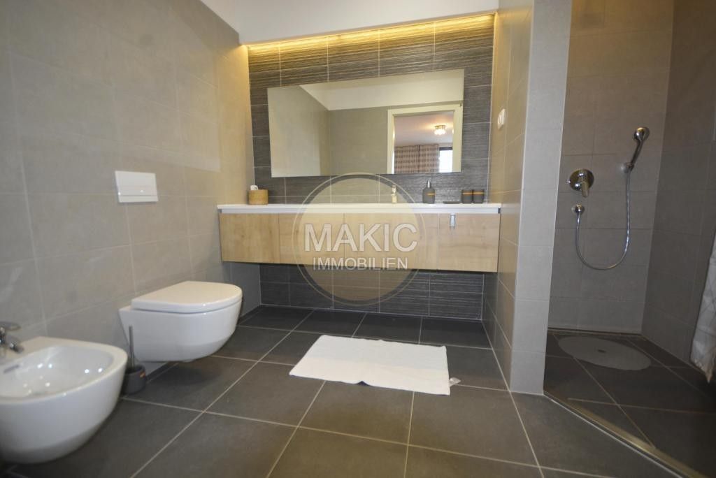 Maison de luxe à vendre à Njivice, 699 000 €, Photo 3