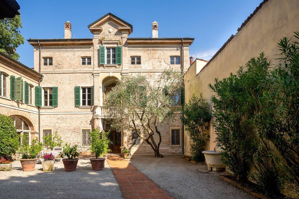 Maison de luxe à vendre à Castiglione Delle Stiviere, 1 700 000 €, Photo 1