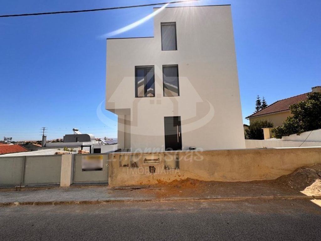 Maison de luxe à vendre à Loures, 690 000 €, Photo 1