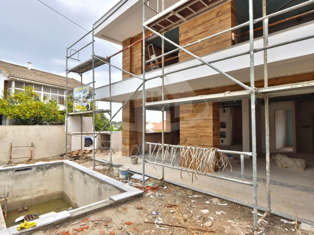 Maison de luxe à vendre à Loures, 750 000 €, Photo 3