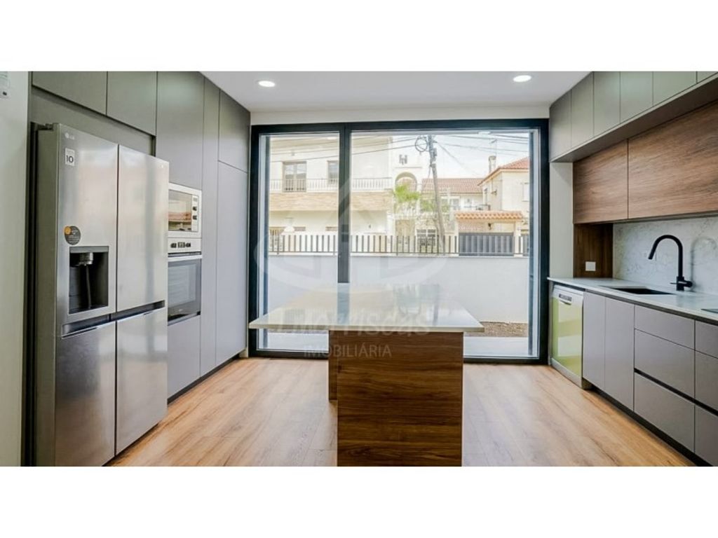 Maison de luxe à vendre à Loures, 790 000 €, Photo 5