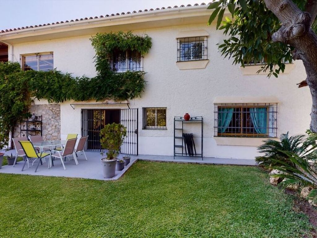 Luxury House for sale in Marbella, 1 700 000 €, Photo 1