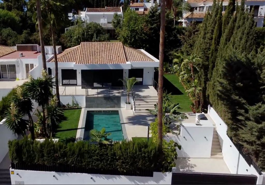Maison de luxe à vendre à Estepona, 1 455 000 €, Photo 1