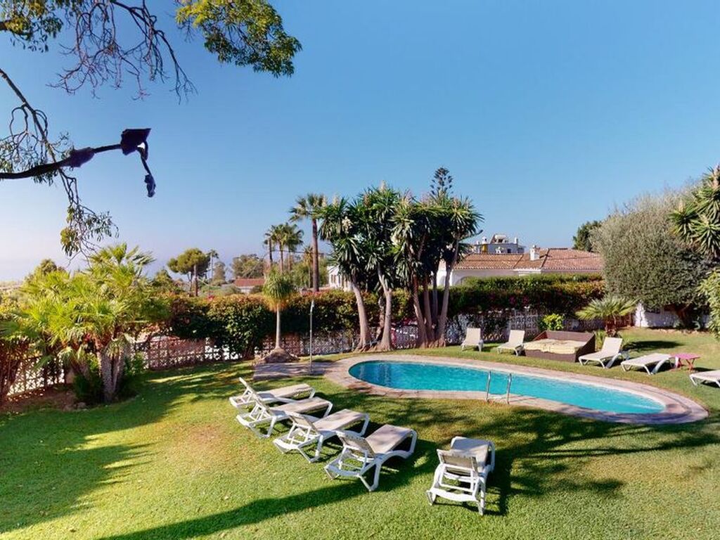 Luxury House for sale in Marbella, 1 200 000 €, Photo 2