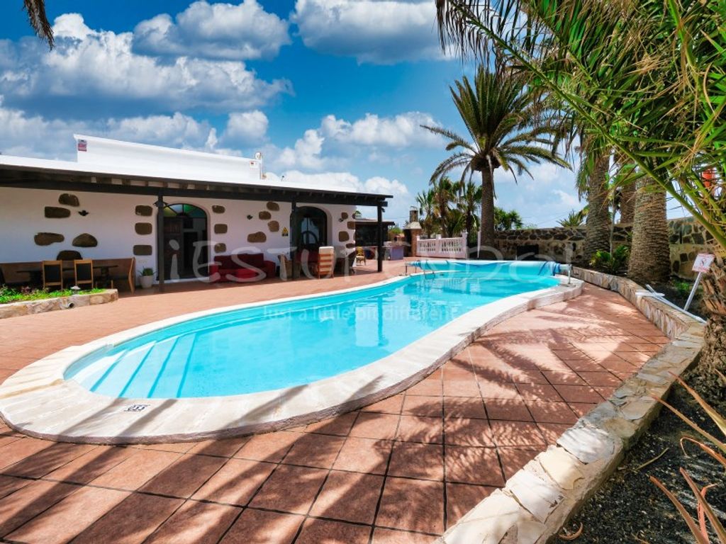 Luxury House for sale in Tías, 1 200 000 €, Photo 3