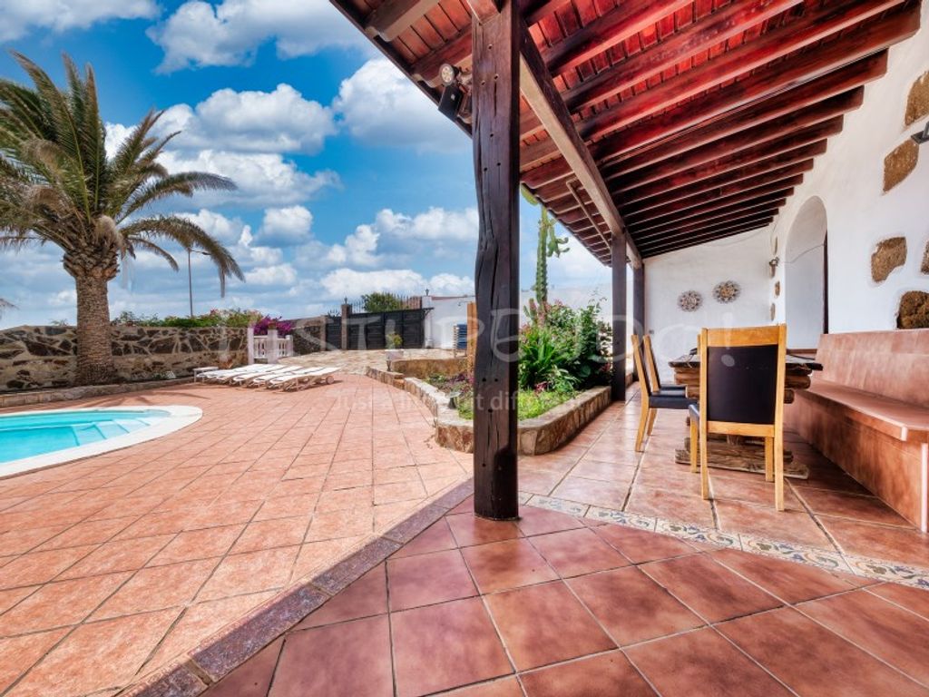 Luxury House for sale in Tías, 1 200 000 €, Photo 4