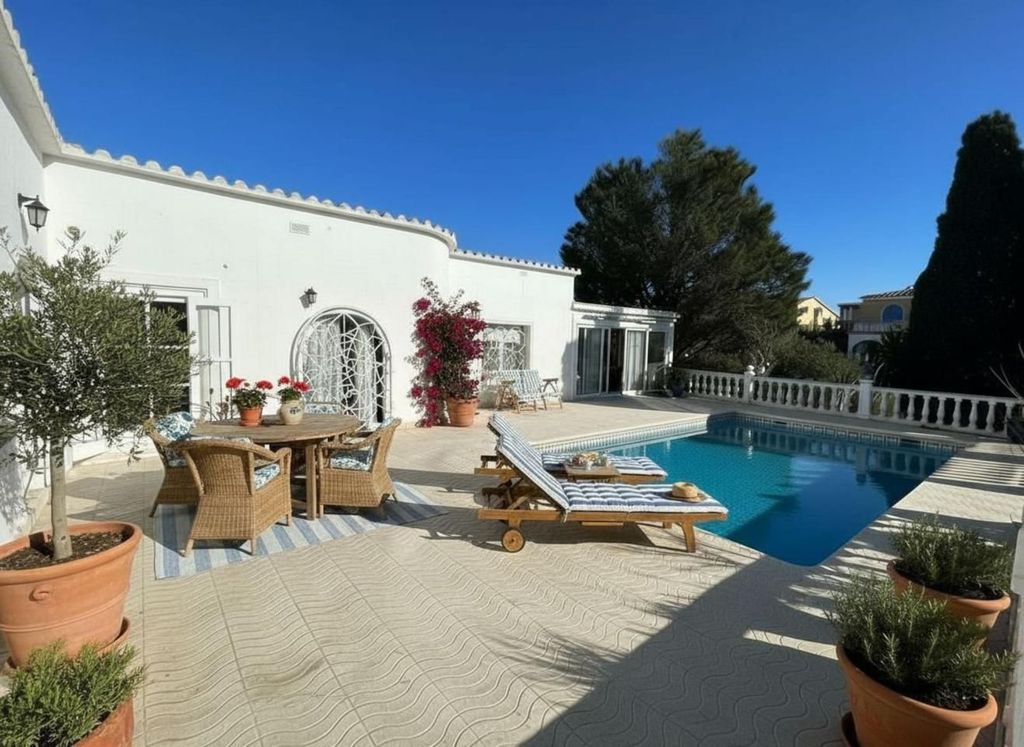 Luxury House for sale in Empuriabrava, 1 200 000 €, Photo 2